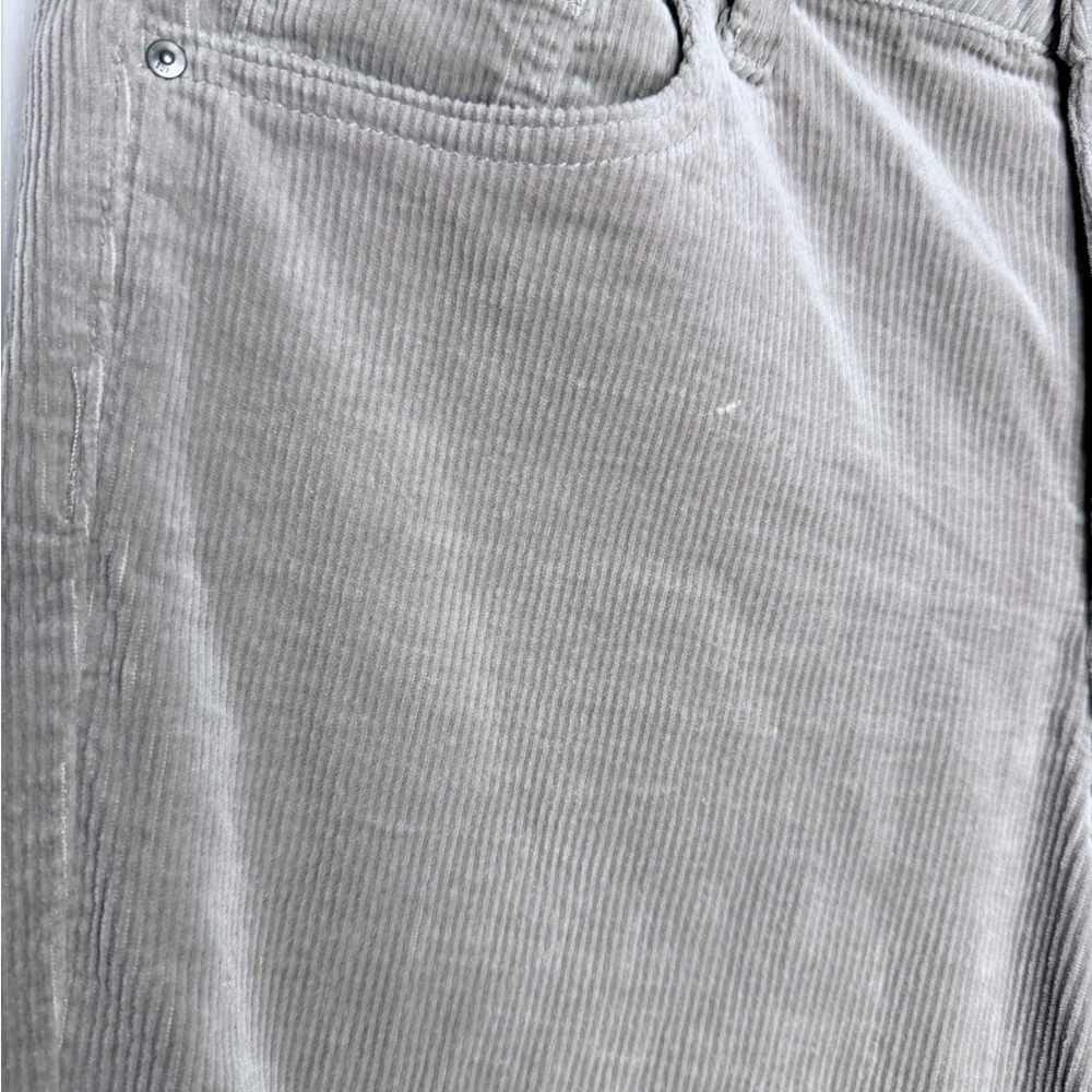 Kut from the Kloth Meg Corduroy
Meg Corduroy High Rise Wide Leg - Picture 4 of 10